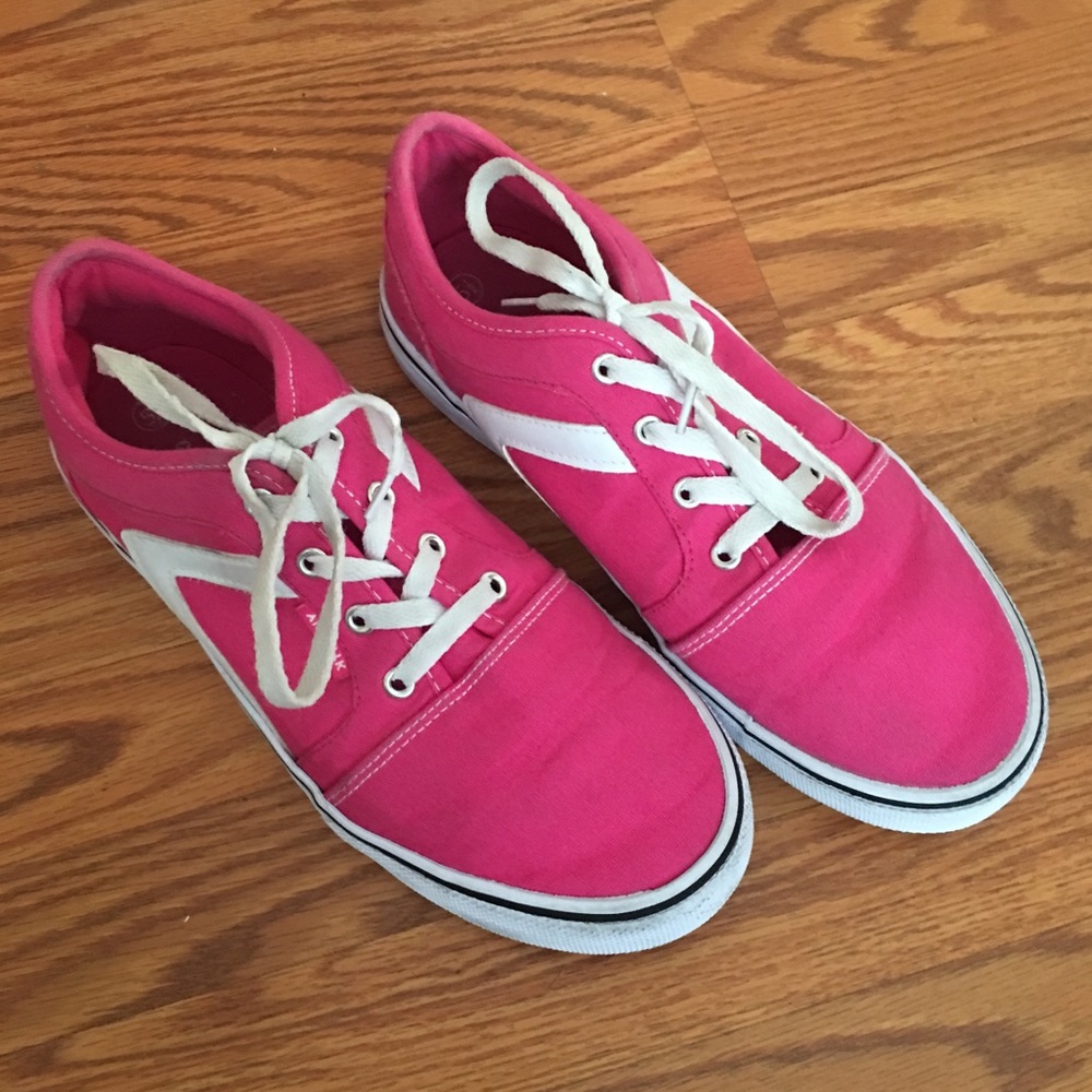 Shoes  kids youth size 5 In half   Women’s 8s